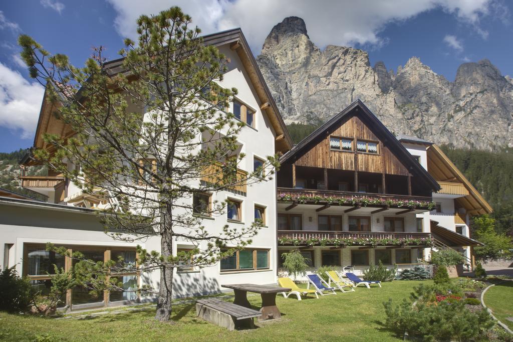 Residence Chalet Pinis コルヴァーラ・イン・バディーア エクステリア 写真