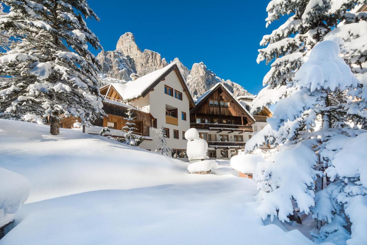 Residence Chalet Pinis コルヴァーラ・イン・バディーア エクステリア 写真