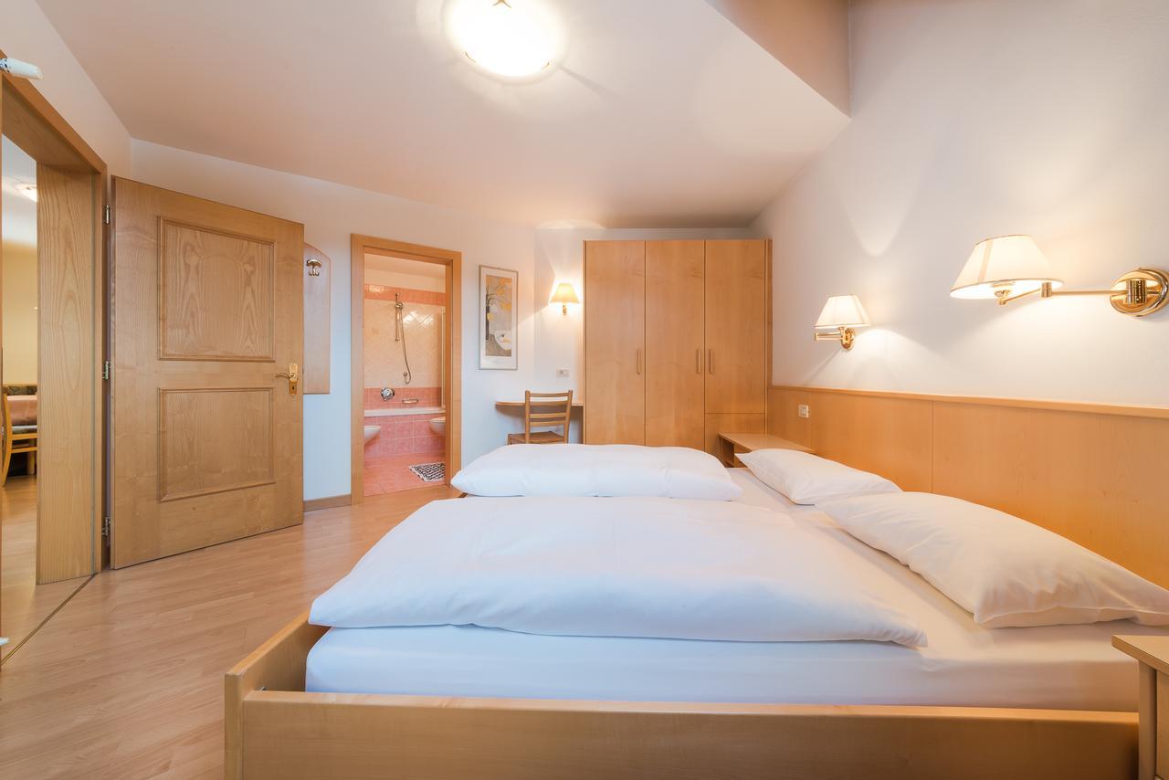 Residence Chalet Pinis コルヴァーラ・イン・バディーア エクステリア 写真