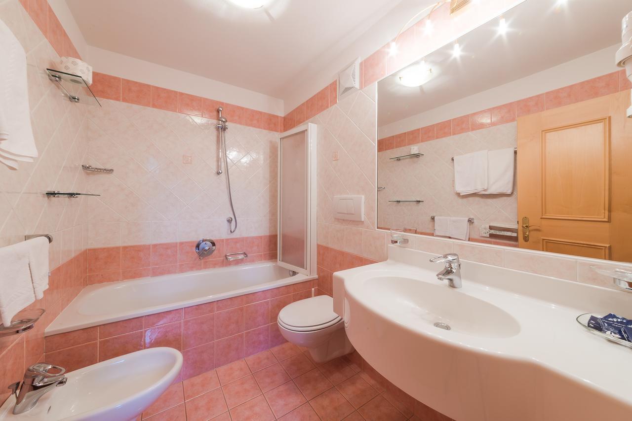 Residence Chalet Pinis コルヴァーラ・イン・バディーア エクステリア 写真