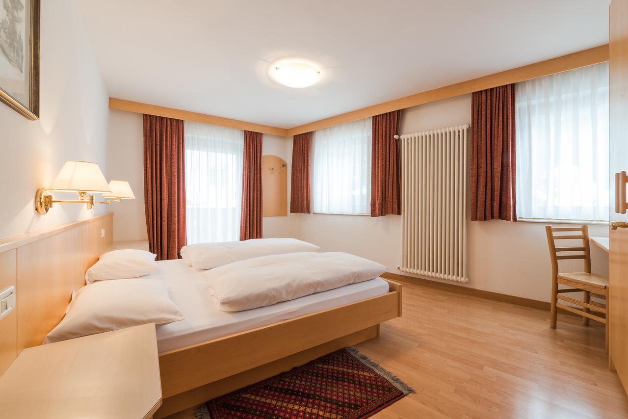 Residence Chalet Pinis コルヴァーラ・イン・バディーア エクステリア 写真