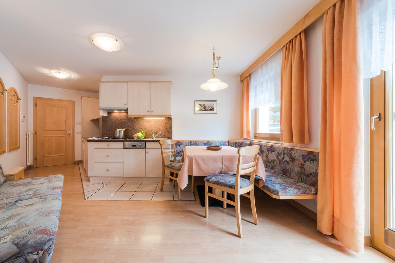 Residence Chalet Pinis コルヴァーラ・イン・バディーア エクステリア 写真