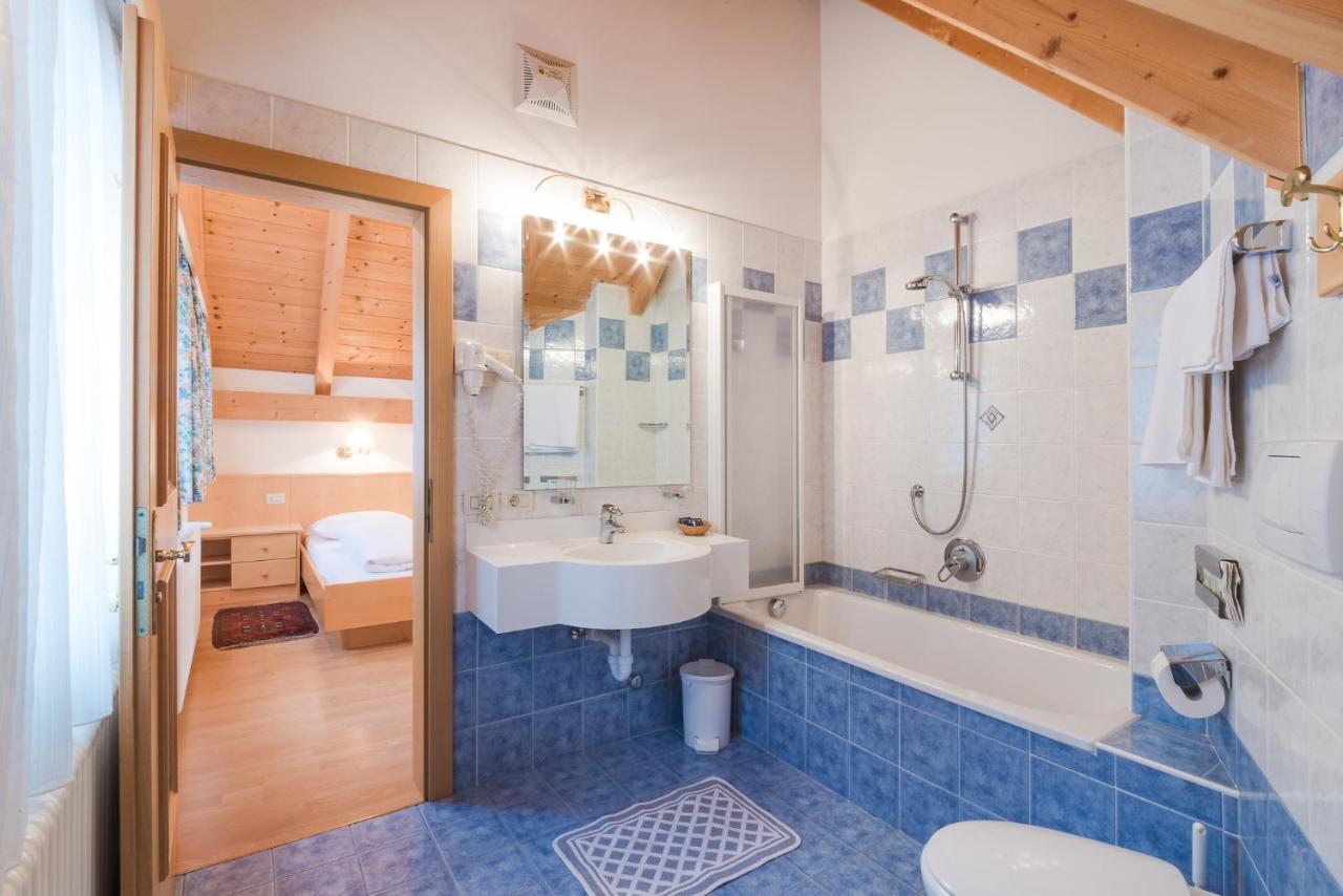 Residence Chalet Pinis コルヴァーラ・イン・バディーア エクステリア 写真
