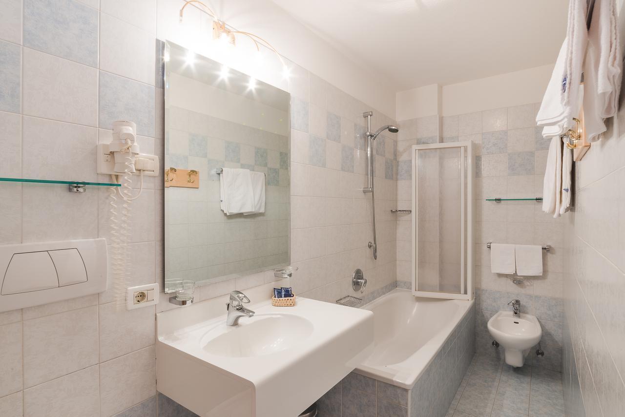 Residence Chalet Pinis コルヴァーラ・イン・バディーア エクステリア 写真